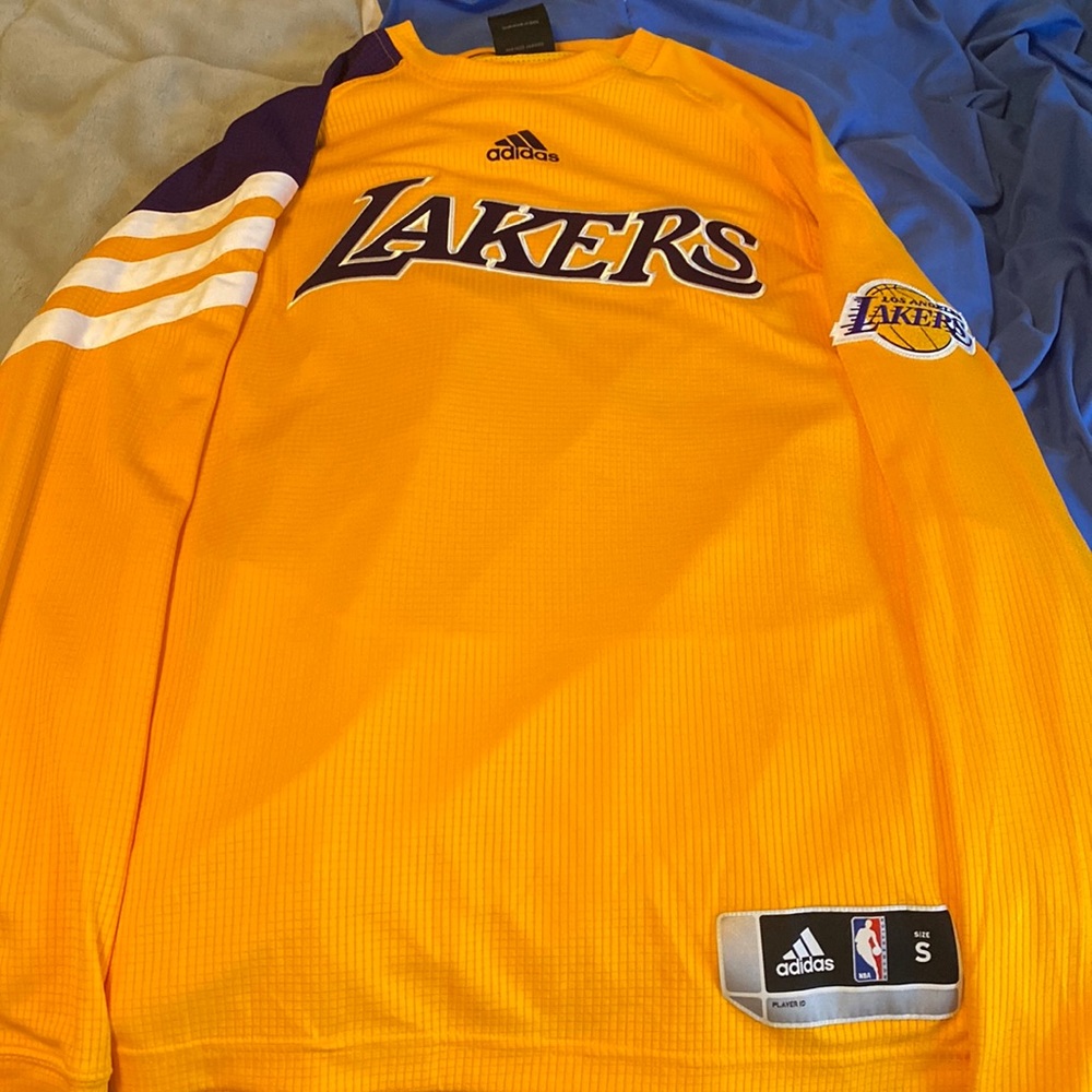 Los Angeles Lakers Warm Up. Men’s small. Adidas. Official Warm Up Jersey.